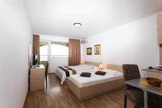 Апартаменты Apartments Marija Свети-Стефан Номер-студио с балконом и видом на море-19