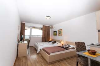 Апартаменты Apartments Marija Свети-Стефан Номер-студио с балконом и видом на море-26